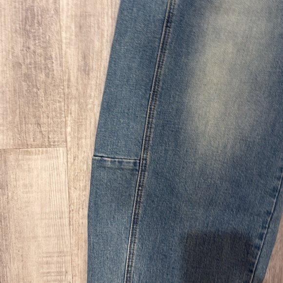 MIOU MUSE BARREL LEG JEANS - Picture 3 of 10